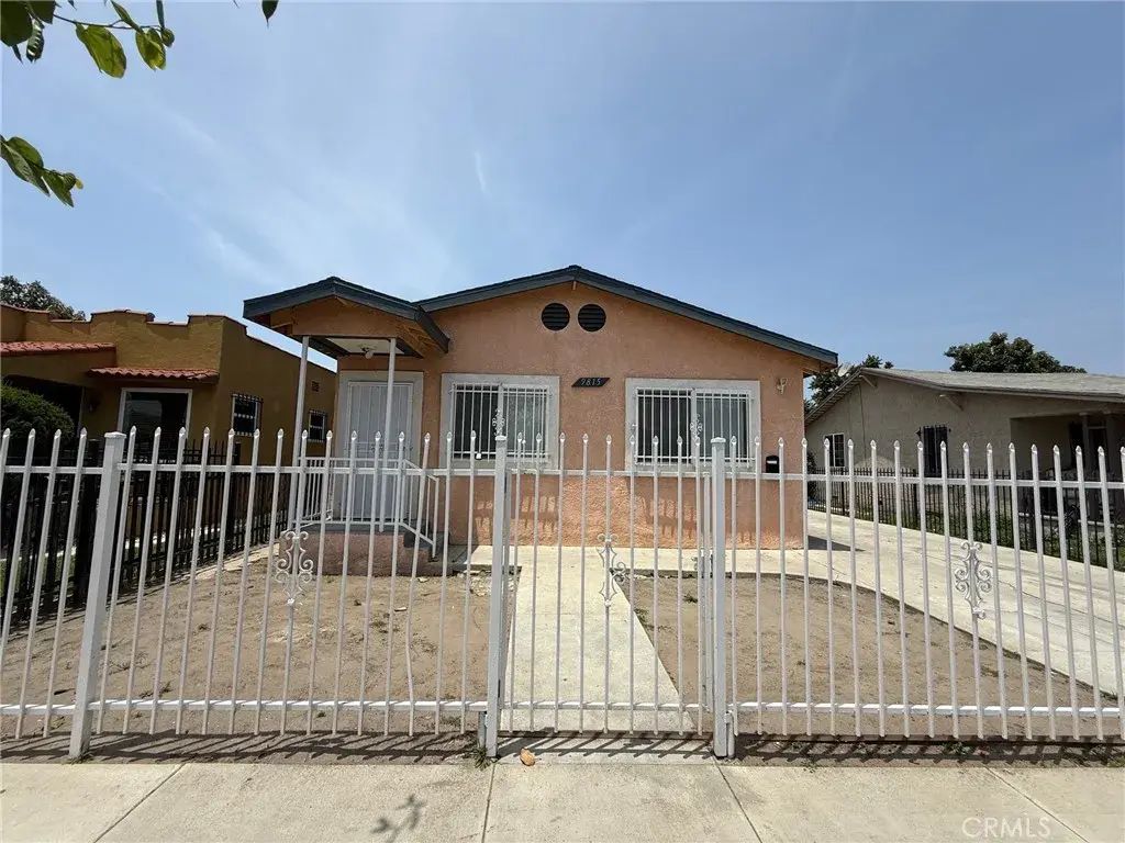 9815 Holmes Avenue, Los Angeles