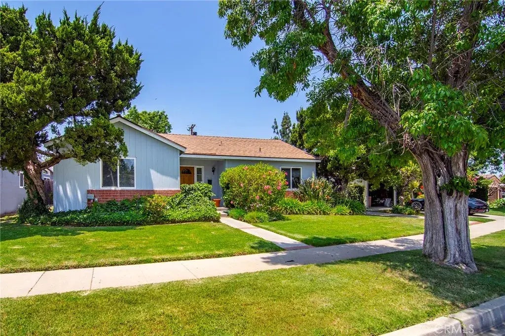 5655 Wish Avenue, Encino