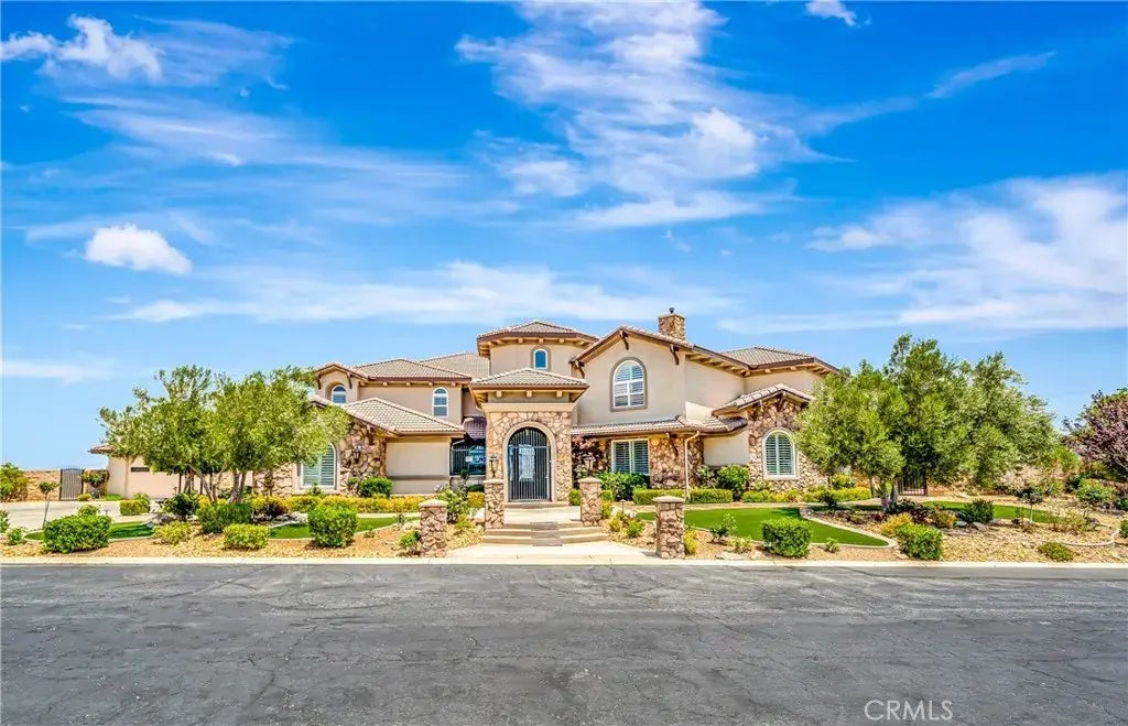 3719 Camino Hermanos, Lancaster