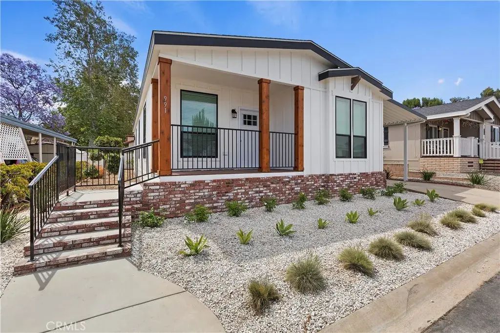 991 Norwich, Corona