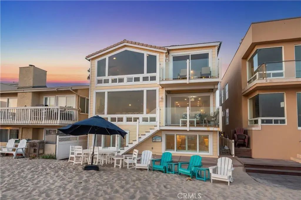 2133 Ocean Drive, Oxnard