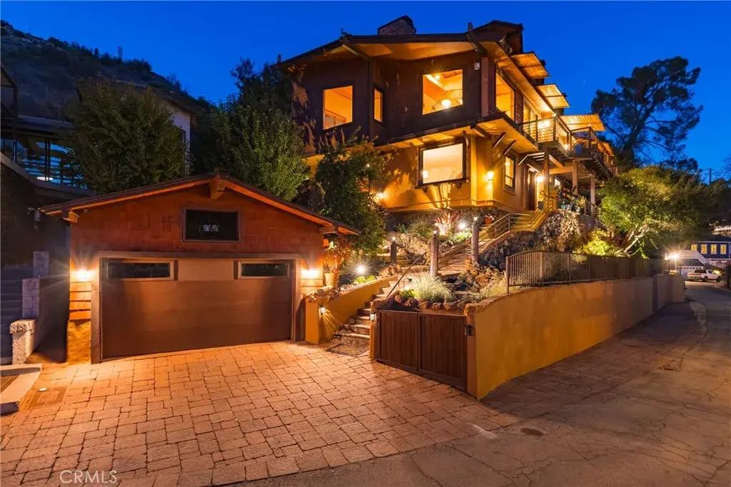 2106 Lakeshore Drive, Agoura Hills