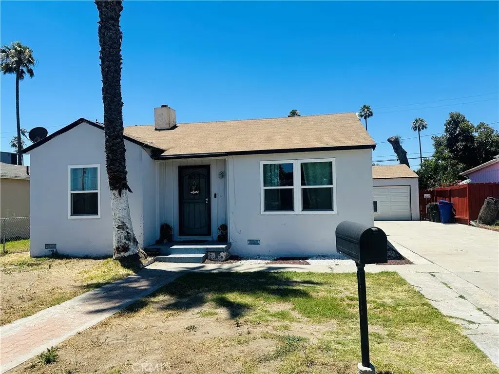 8580 Mango Avenue, Fontana