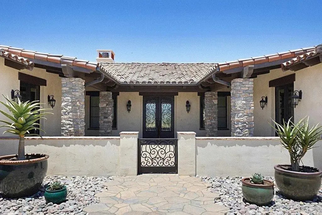 1010 Willowcreek Lane, Fallbrook