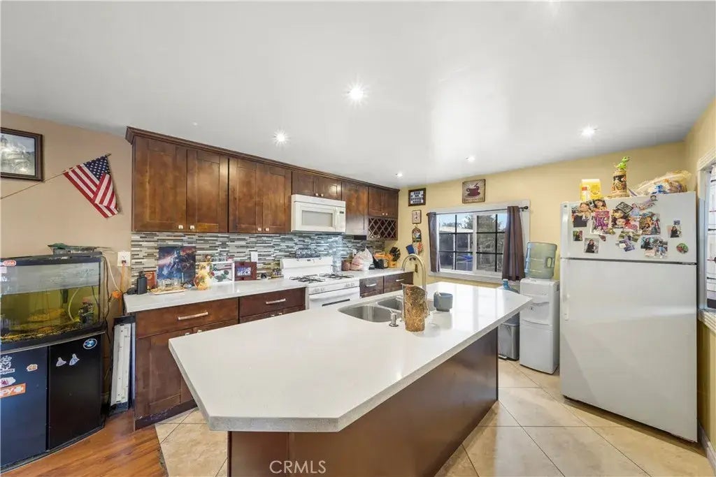 17333 Valley 103, Fontana