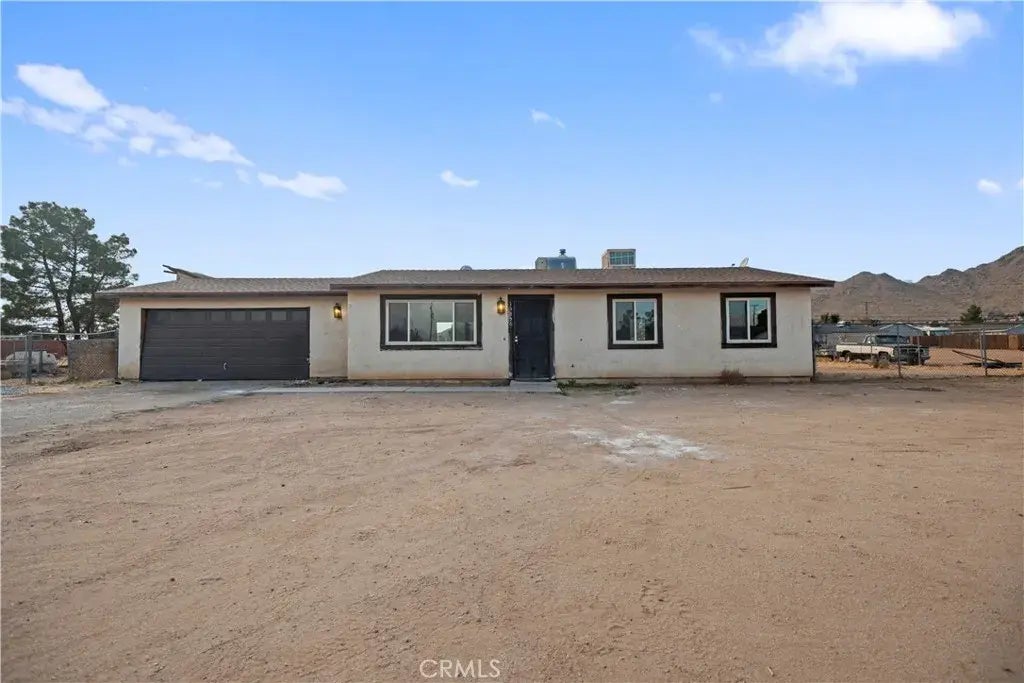 15856 Winnebago Rd, Apple Valley