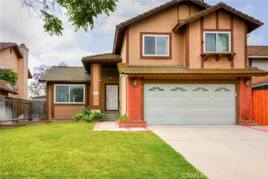 921 Hedges Drive, Corona