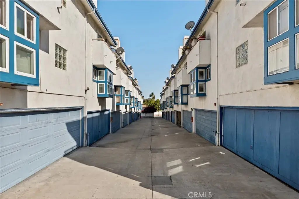 532 Venice Way 8, Inglewood