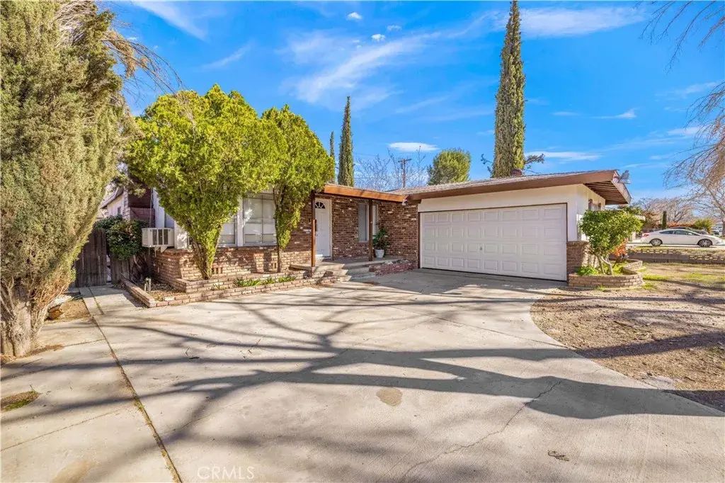 44232 E 4th Street East, Lancaster