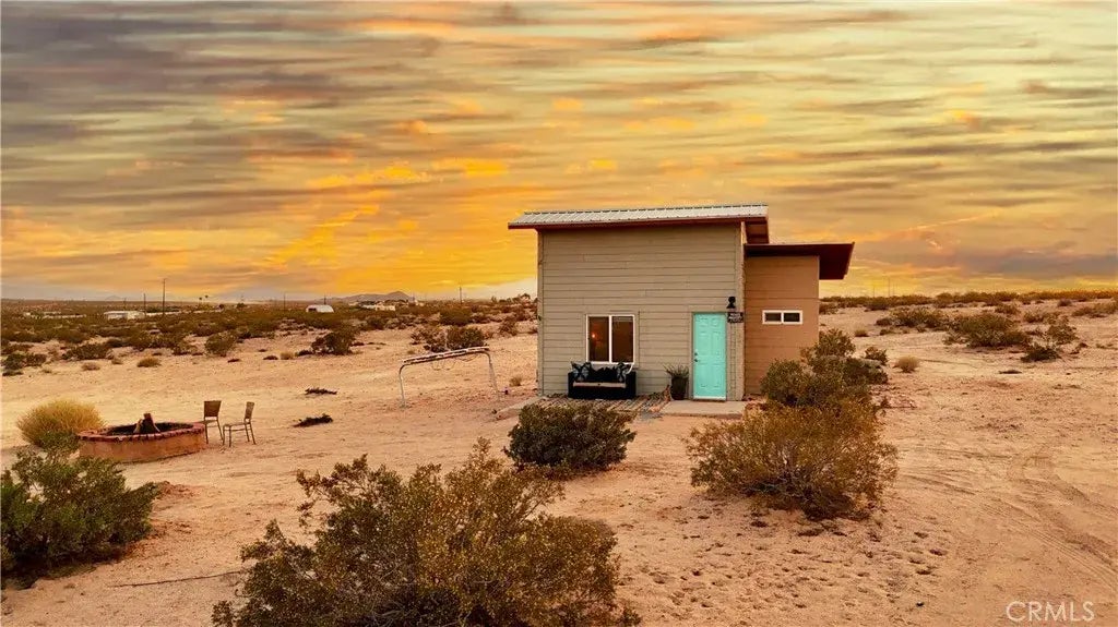 310 Enchanted Road, Joshua Tree