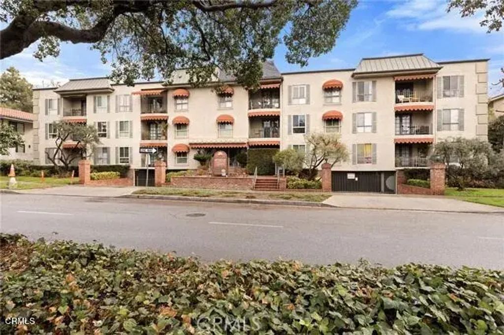 330 S Mentor Avenue 233, Pasadena