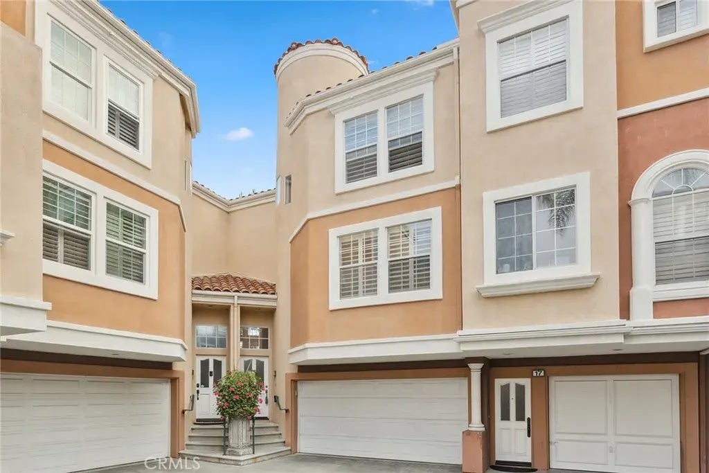 16 Imperial Aisle, Irvine