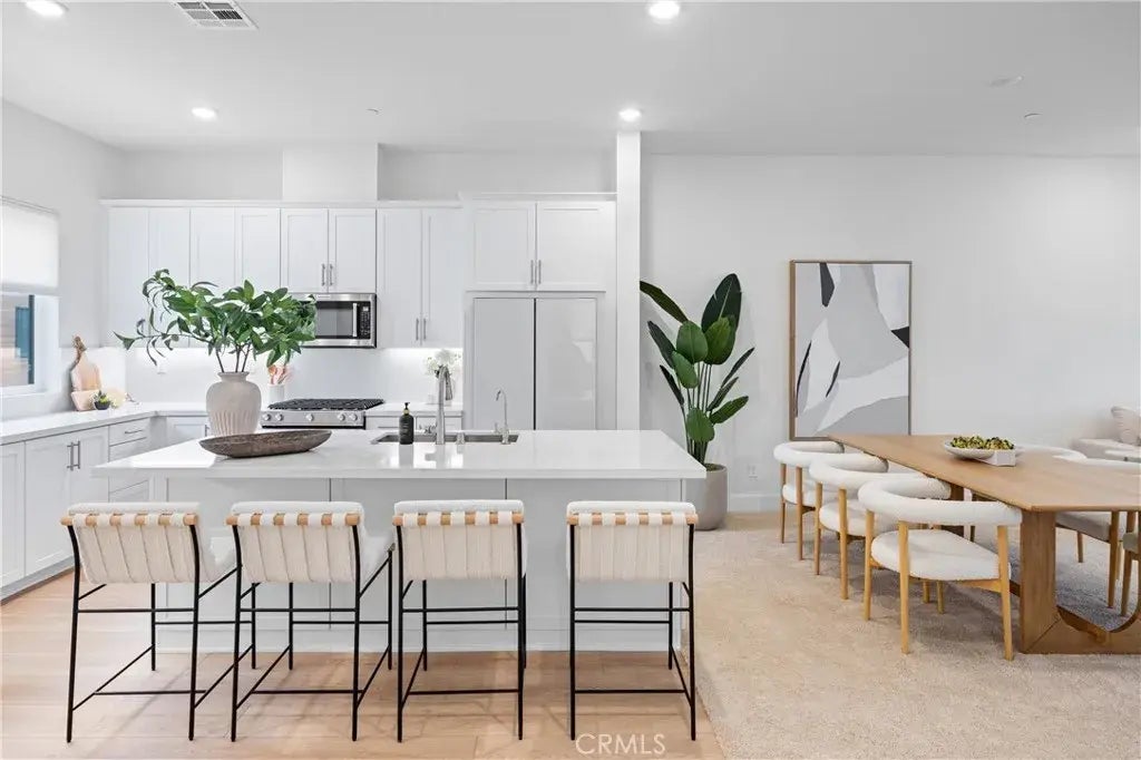 2132 Skylar Place, Tustin