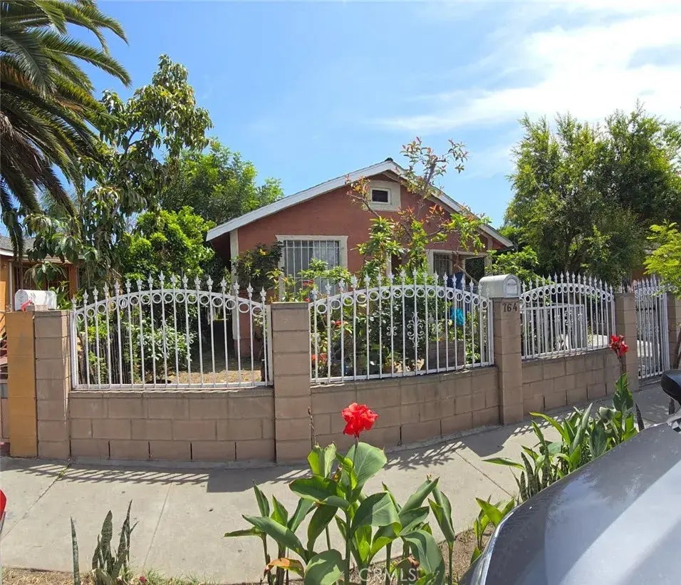 764 E 52nd Street, Los Angeles