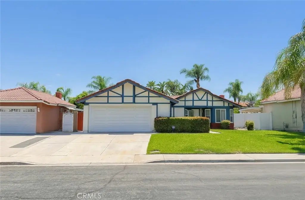13941 Parkwood Drive, Fontana