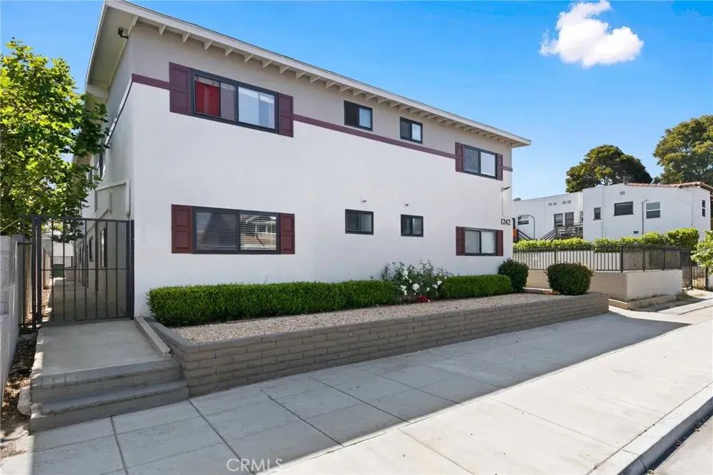 1242 Cedar Avenue, Long Beach
