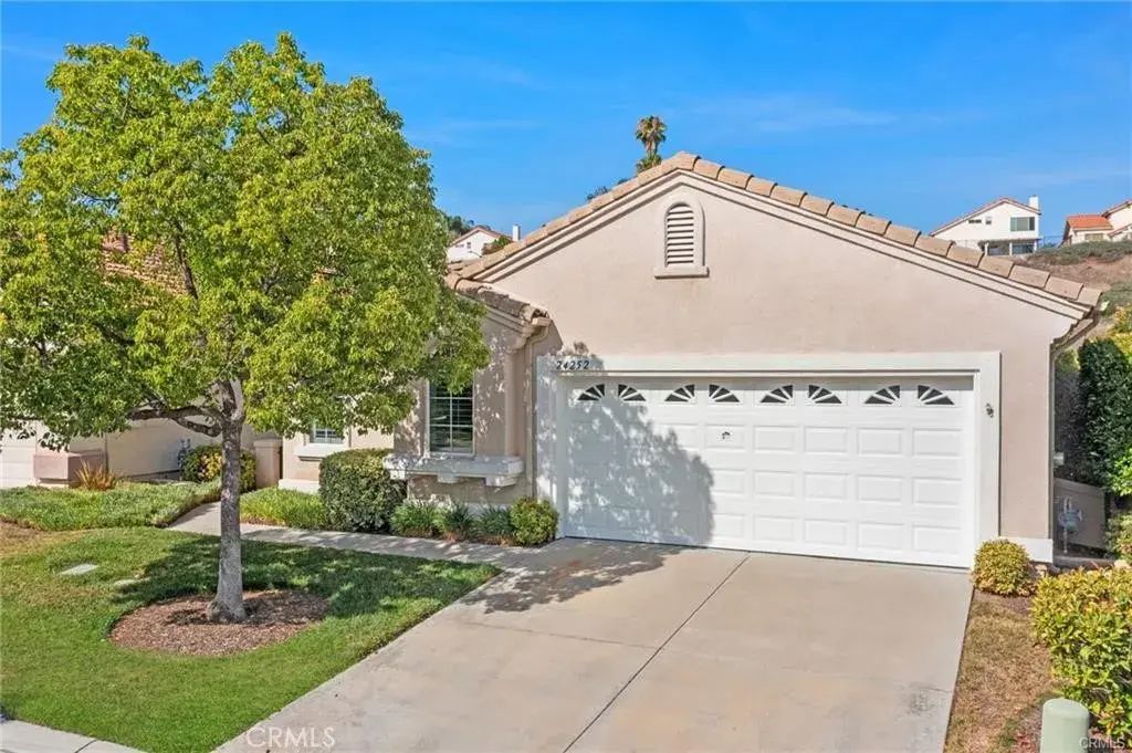 24252 Calle Artino, Murrieta