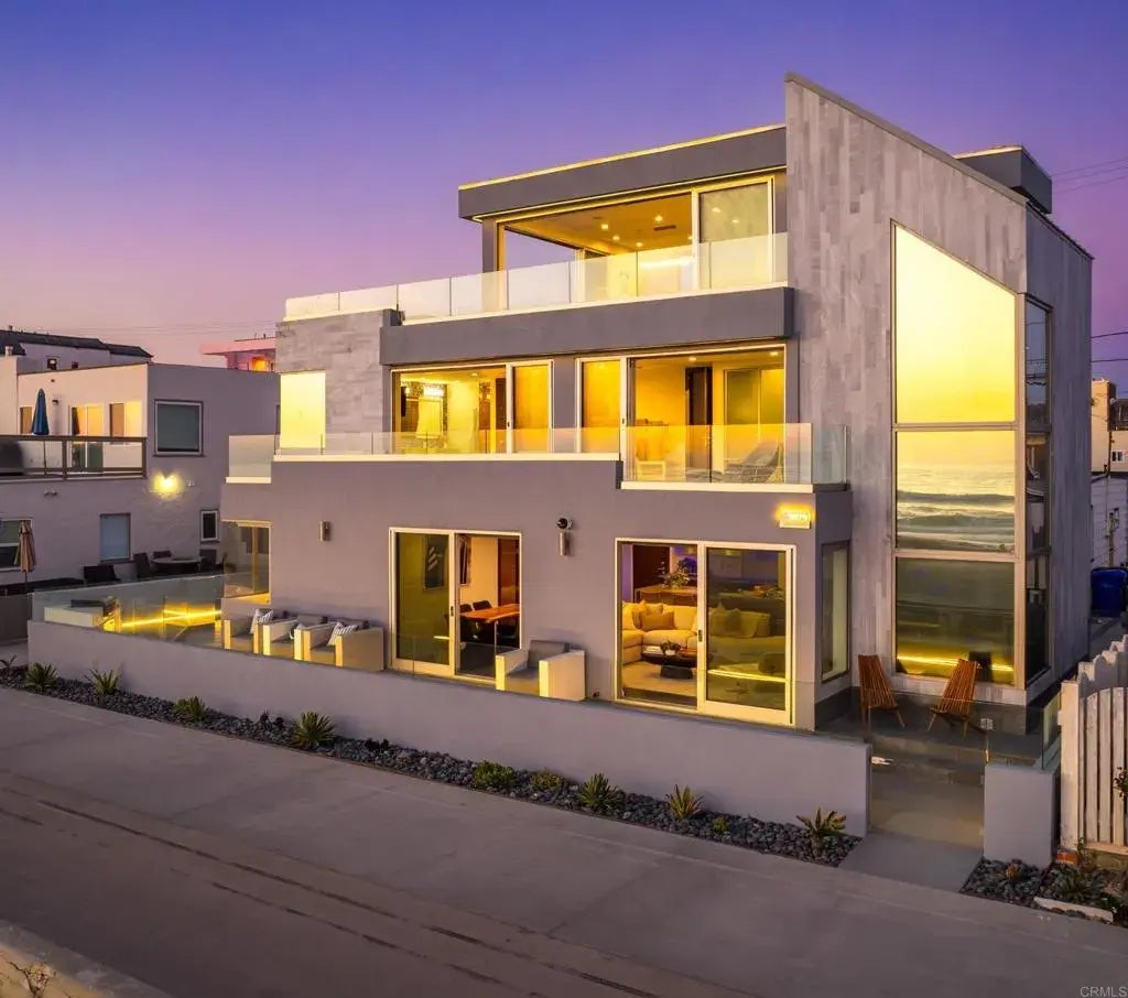 Photo of Listing #PTP2504110