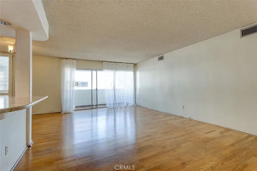 5454 Zelzah Avenue 215, Encino