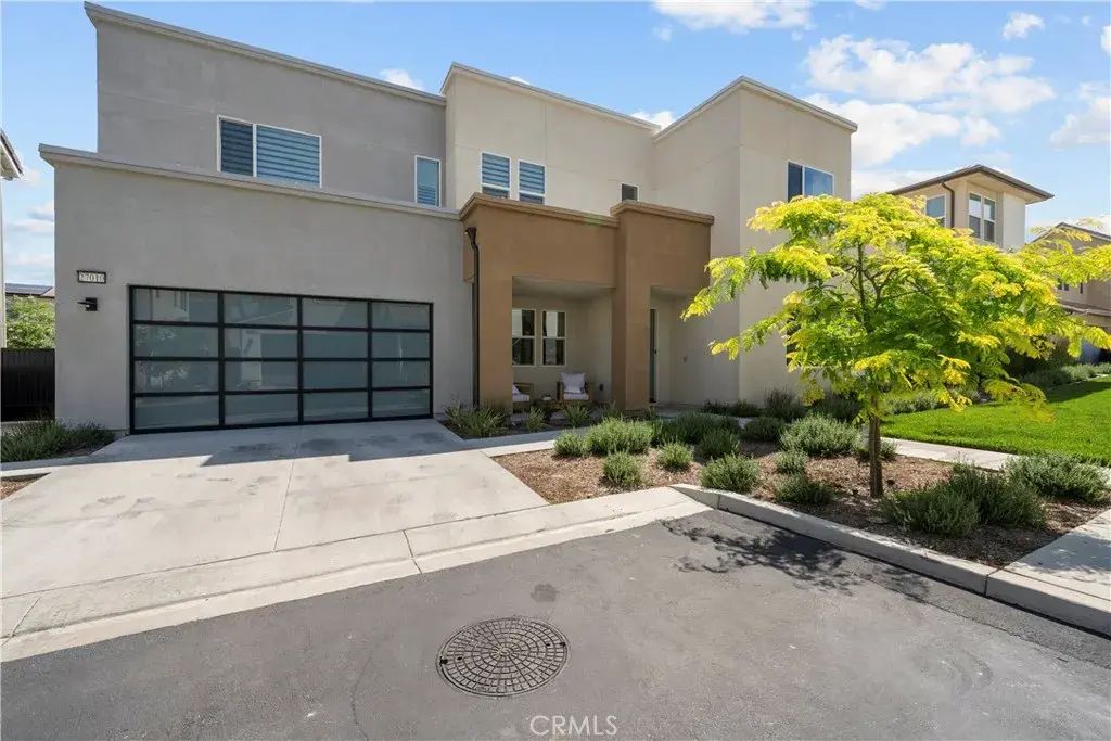 27010 Declaration Road, Valencia