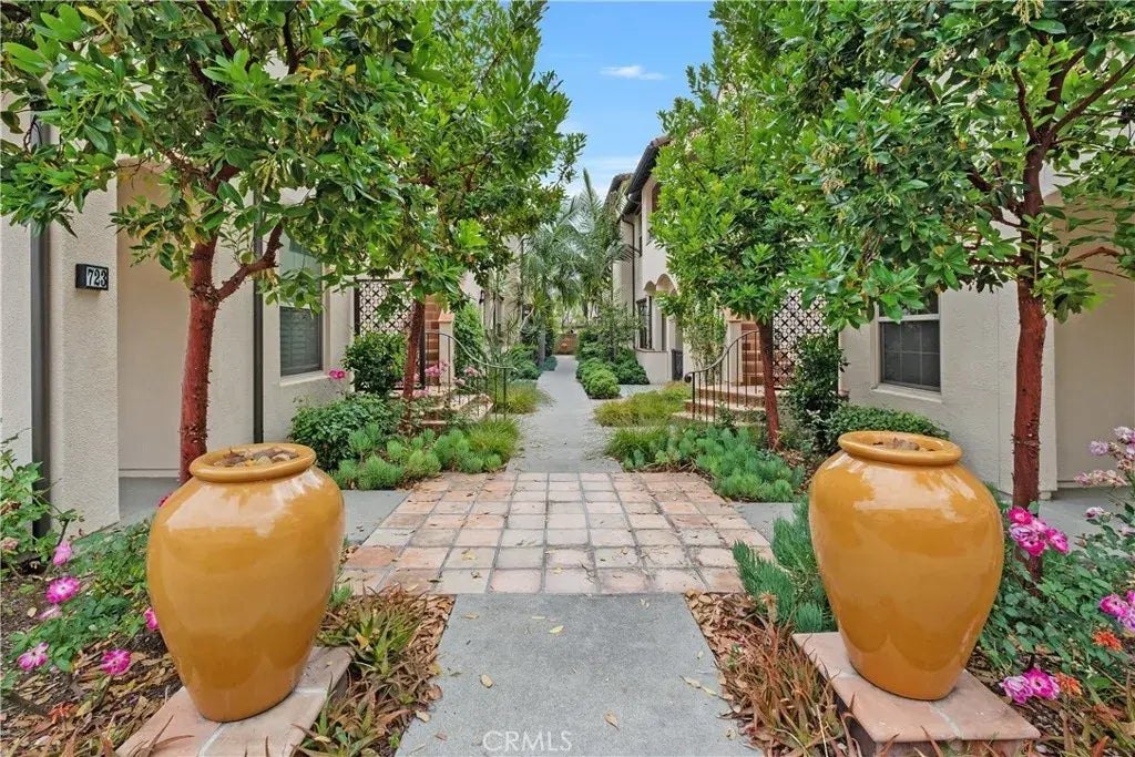 717 Spring Gdn, Irvine