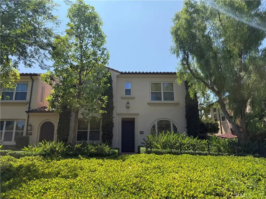 32 Ovation, Irvine