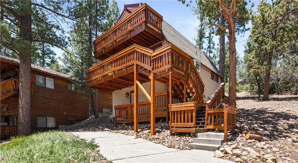 865 Bear Mountain, Big Bear City