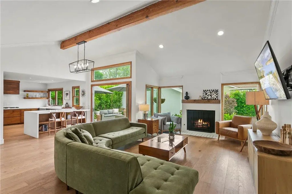 116 E Yale Loop 9, Irvine