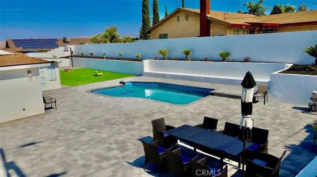 7401 Liberty Avenue, Corona