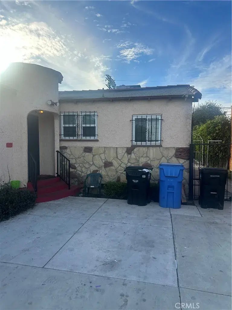 8943 S Hobart Boulevard, Los Angeles