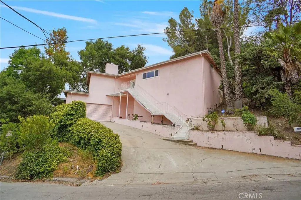4182 Sunswept Drive, Studio City