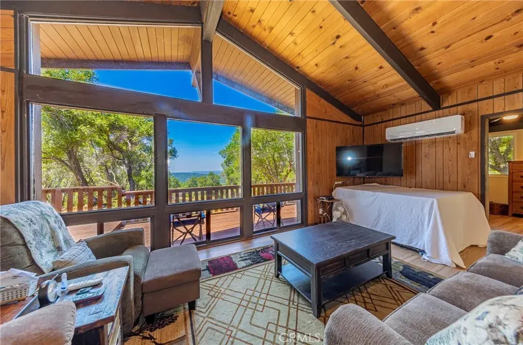 58632 Rainbow Drive, North Fork