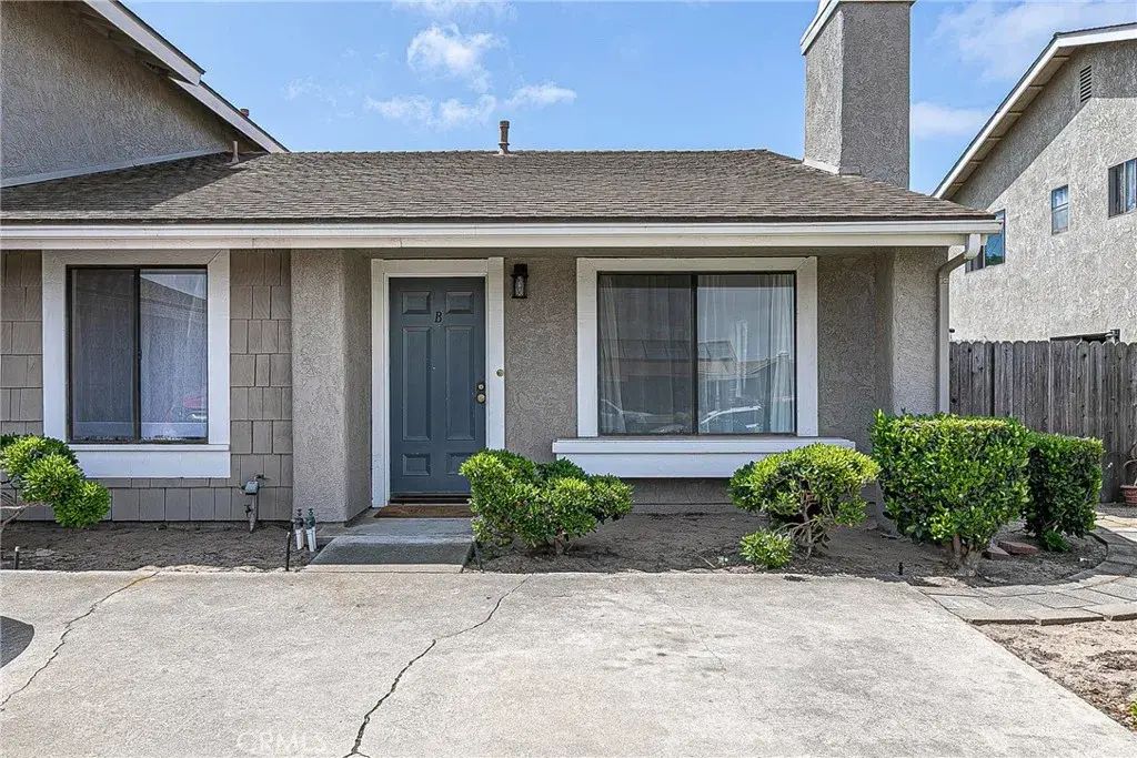 1168 E Foster Road B, Santa Maria