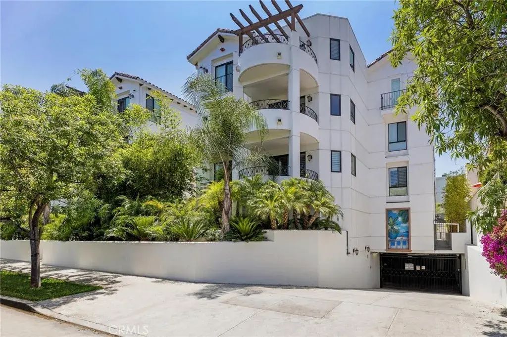 5253 Vantage Avenue 202, Valley Village