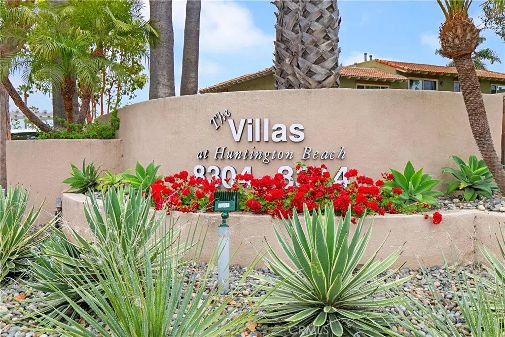 8308 Atlanta Avenue 101, Huntington Beach