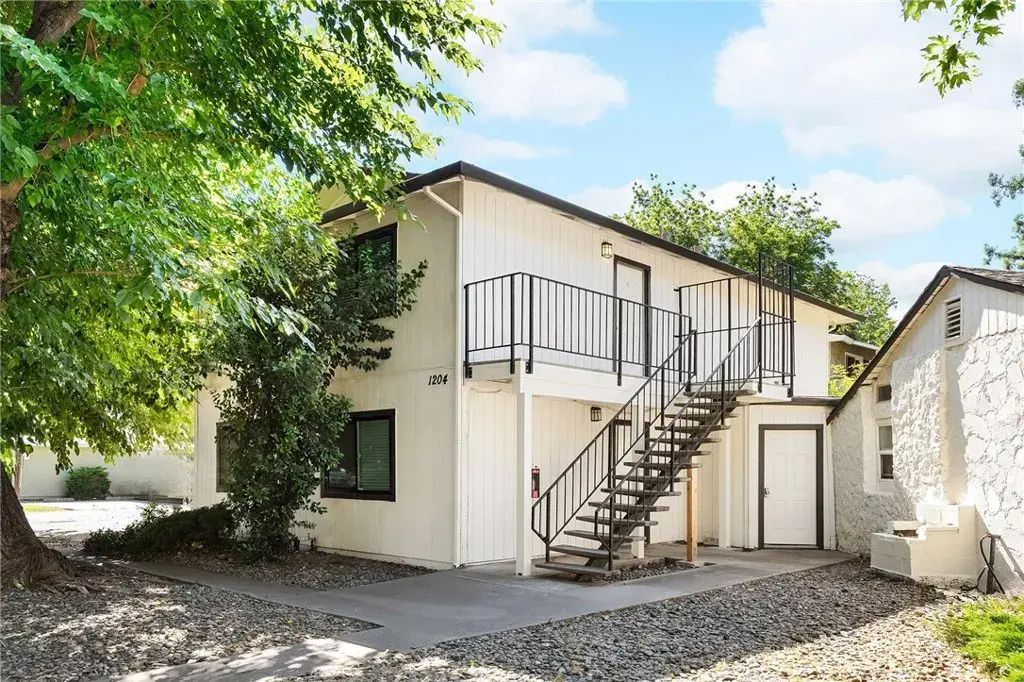 1204 W 5th Street, Chico