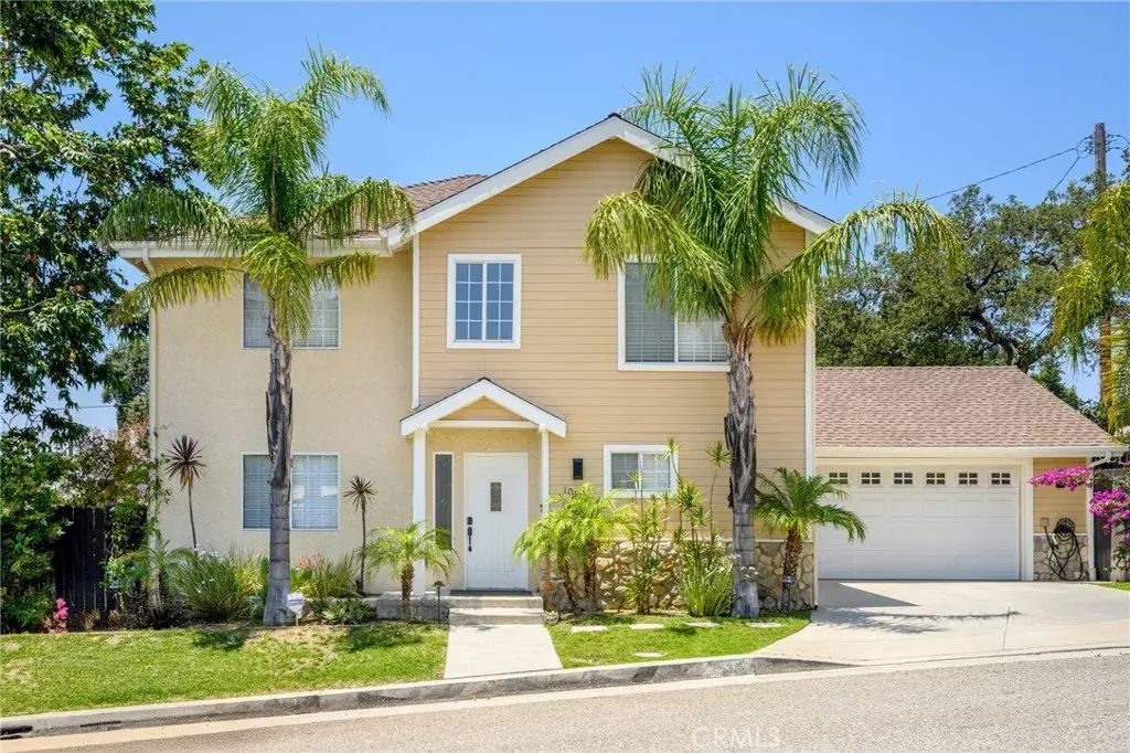 10111 France Avenue, Tujunga