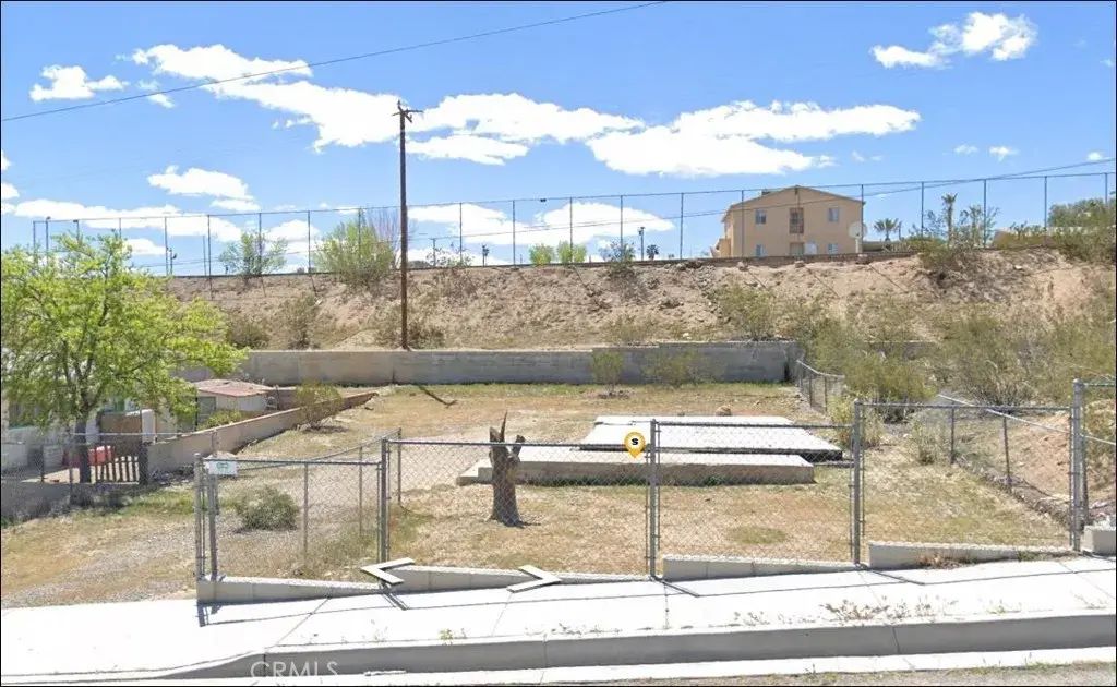 524 Pioneer, Barstow