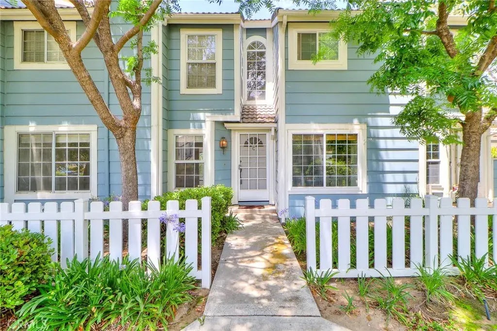 345 Jeremiah Drive C, Simi Valley