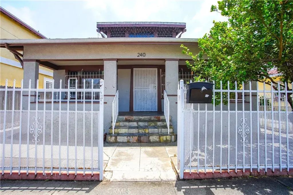 240 E Gage Avenue, Los Angeles