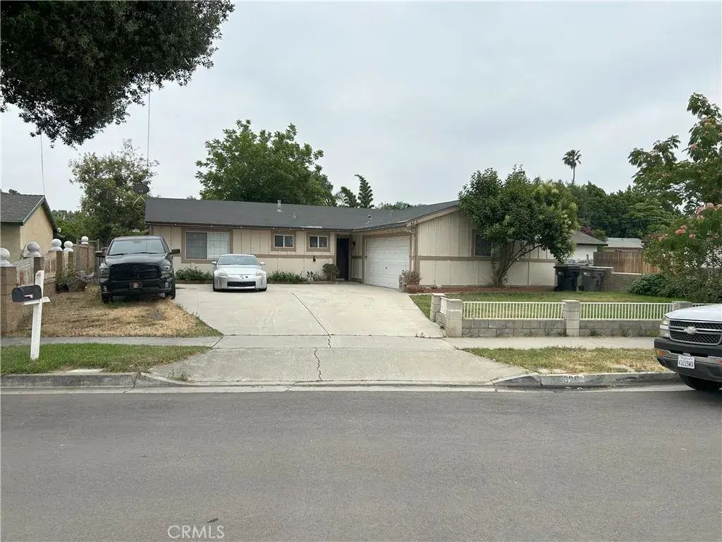 826 Railroad Street, Corona
