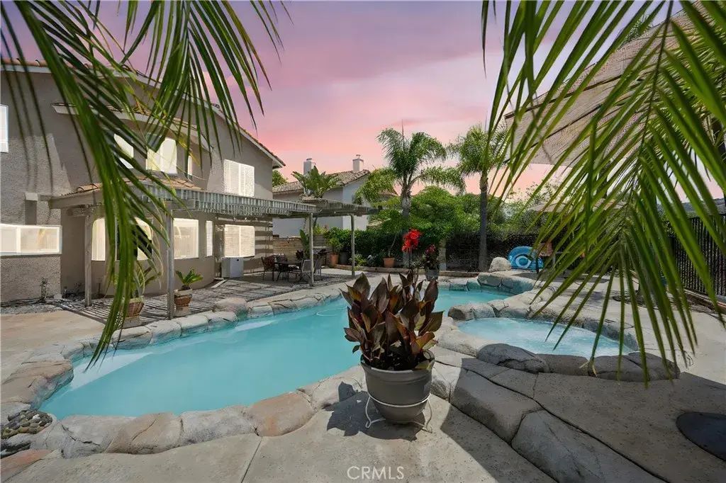 566 Bruin Drive, Riverside