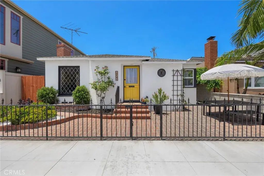 125 Siena Drive, Long Beach