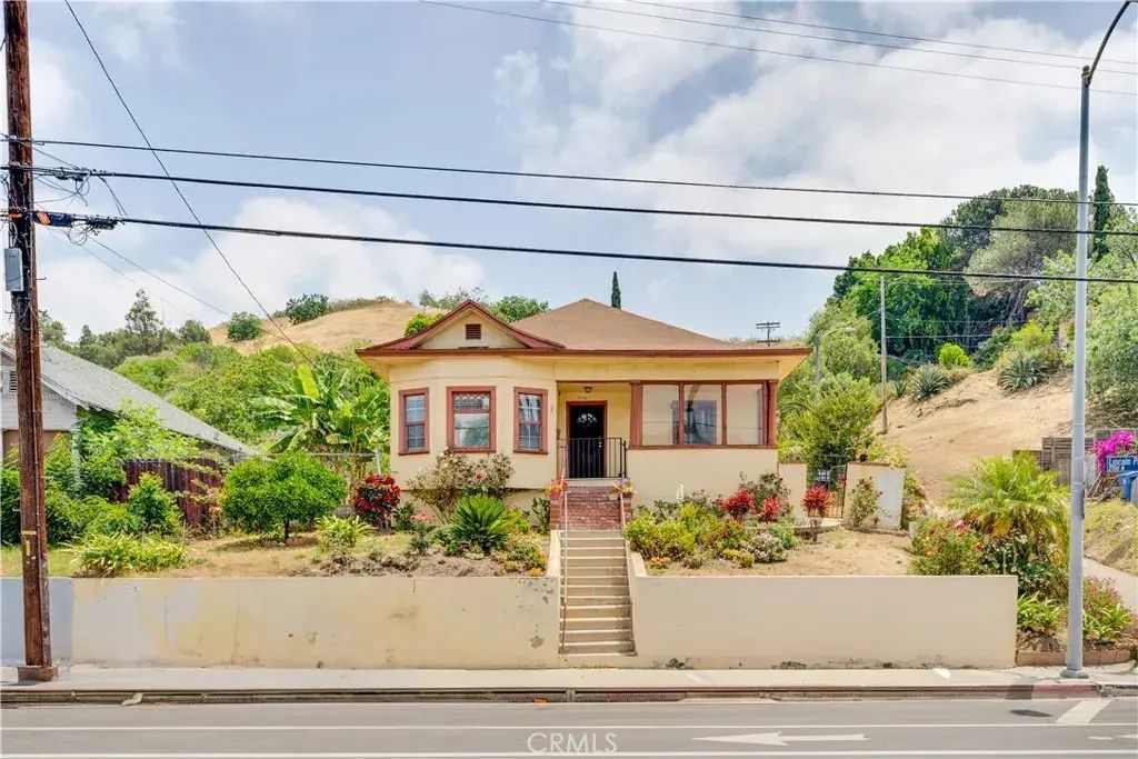 2700 Lincoln Park Avenue, Los Angeles