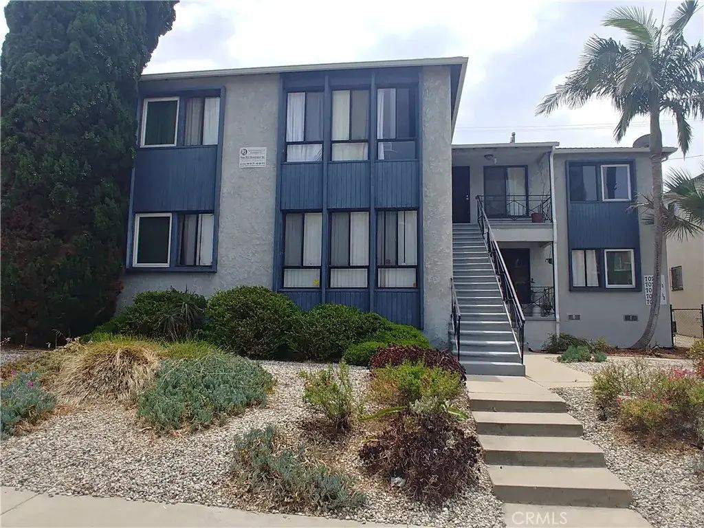 7024 La Tijera Boulevard, Los Angeles