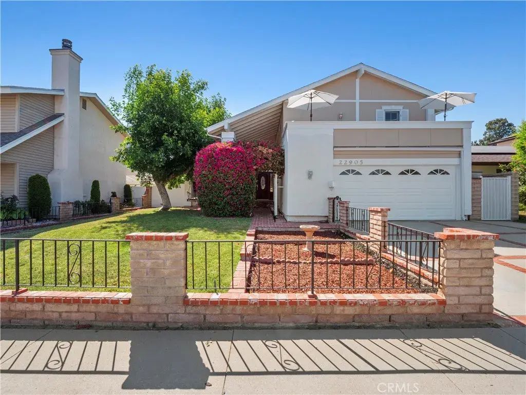 22905 Las Mananitas Drive, Valencia