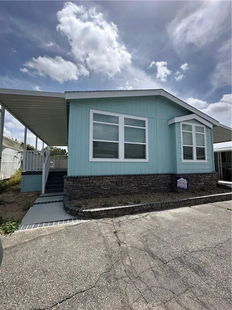 8800 Eton 61, Canoga Park