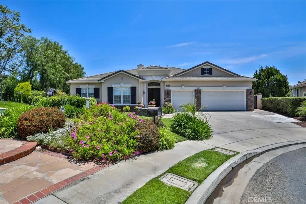 2564 Lunes, La Verne