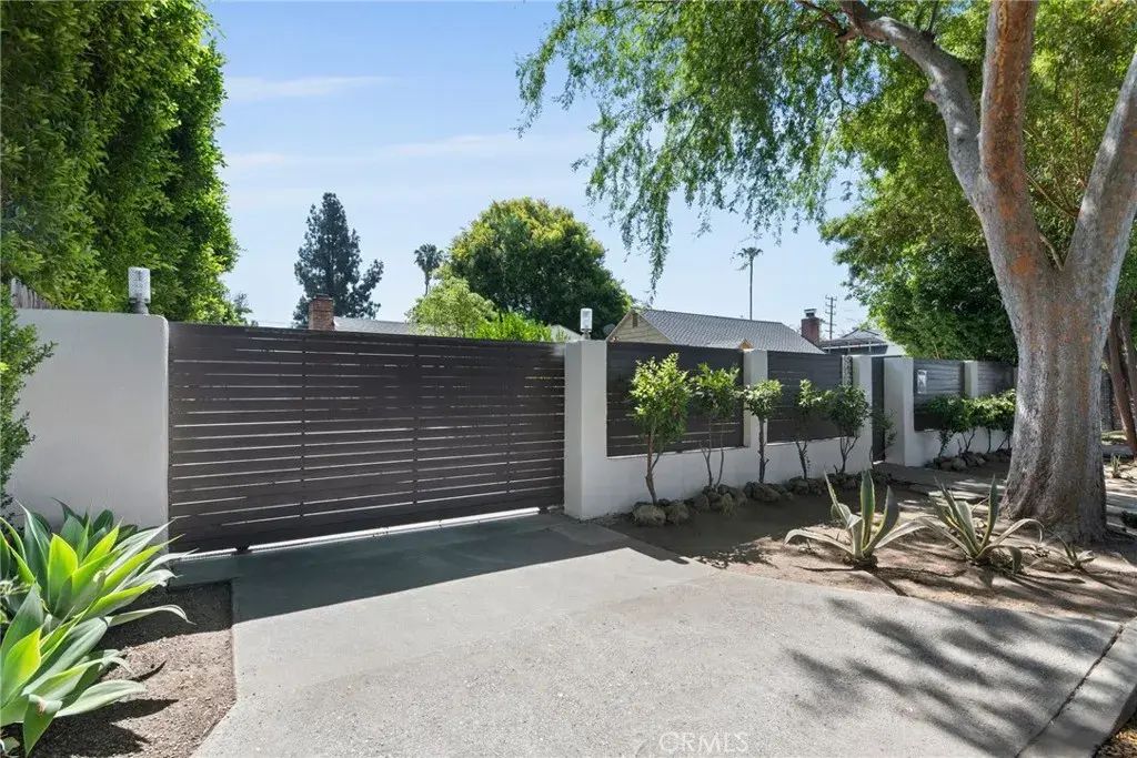 5626 Buffalo Avenue, Valley Glen
