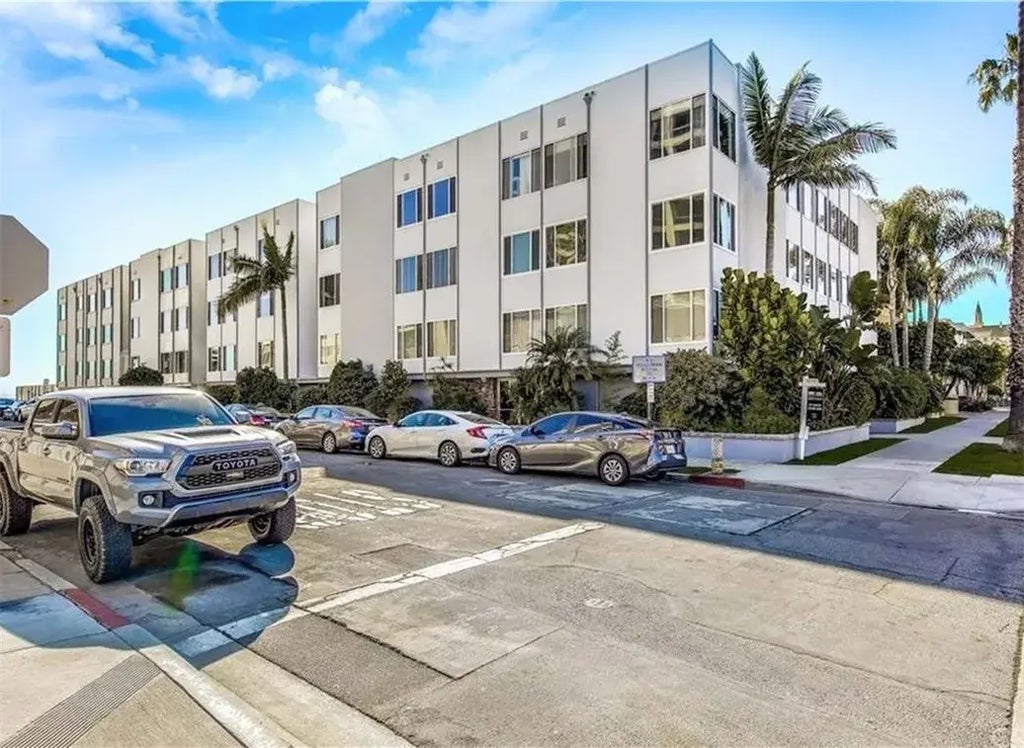 1250 E Ocean Boulevard 201, Long Beach